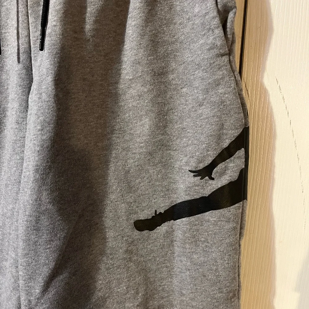 Air Jordan Men’s Jumpman Logo Fleece Shorts Grey Black Size M EUC - Picture 2 of 7